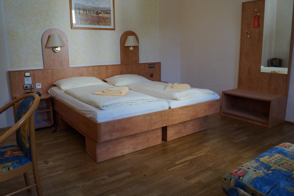 Schlosshotel Am Hainich Behringen  Δωμάτιο φωτογραφία